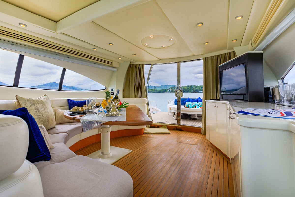 Аренда яхты Sunseeker Predator 80 - August Moon на Пхукете